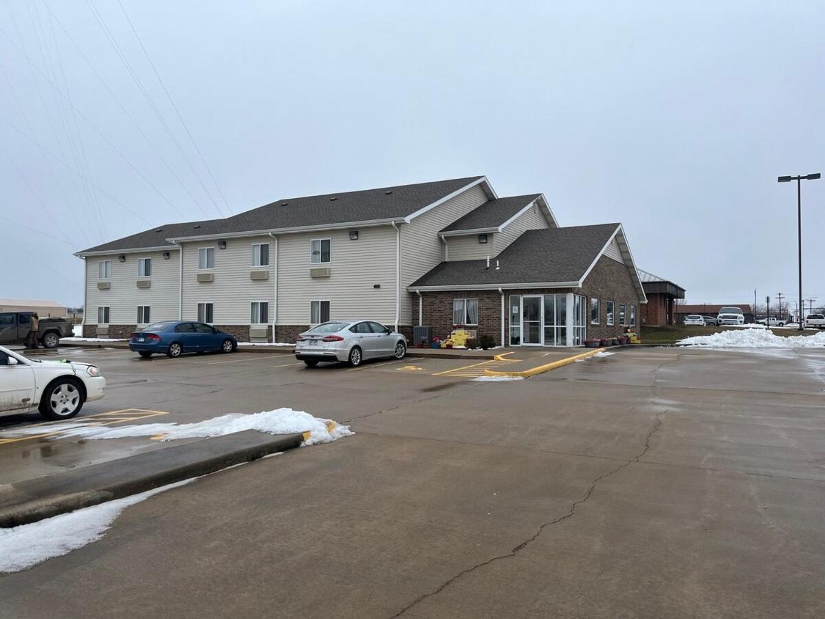 Country Haven Inn Burlington Экстерьер фото